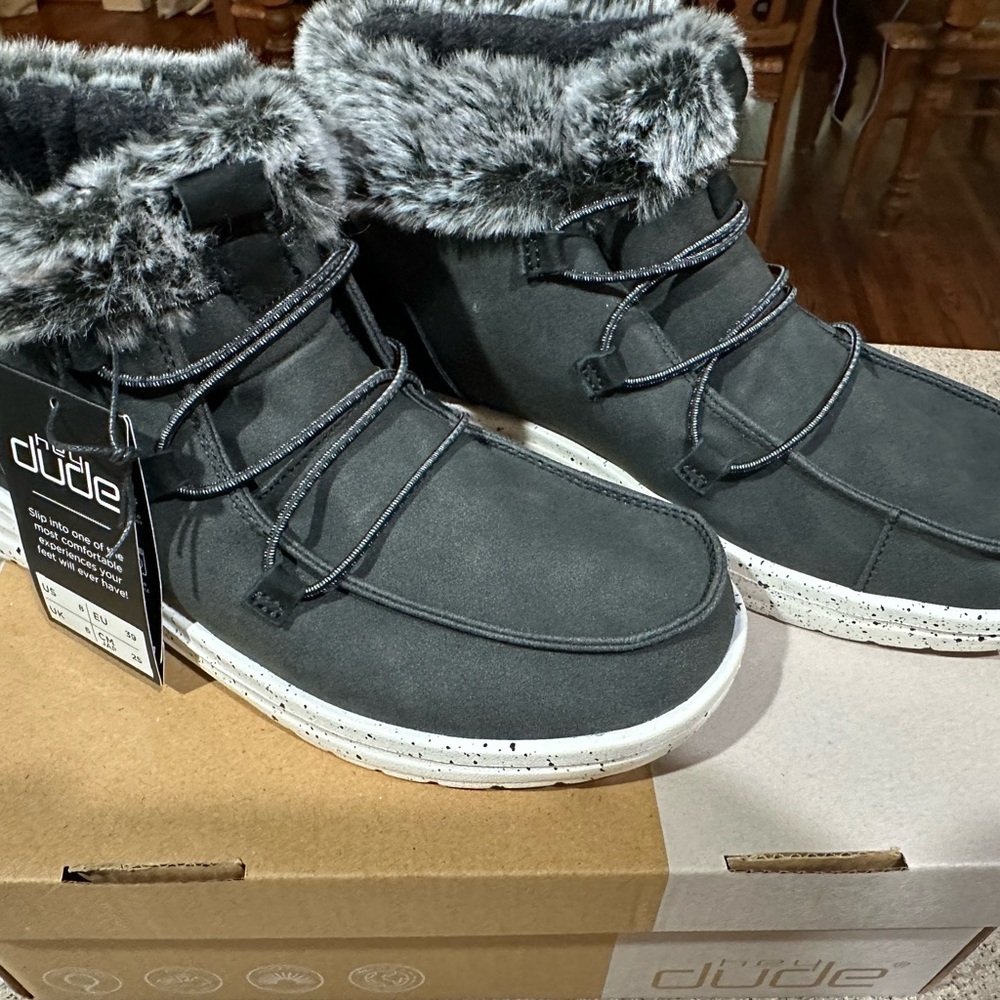 New Sz 8 Hey Dudes Eloise